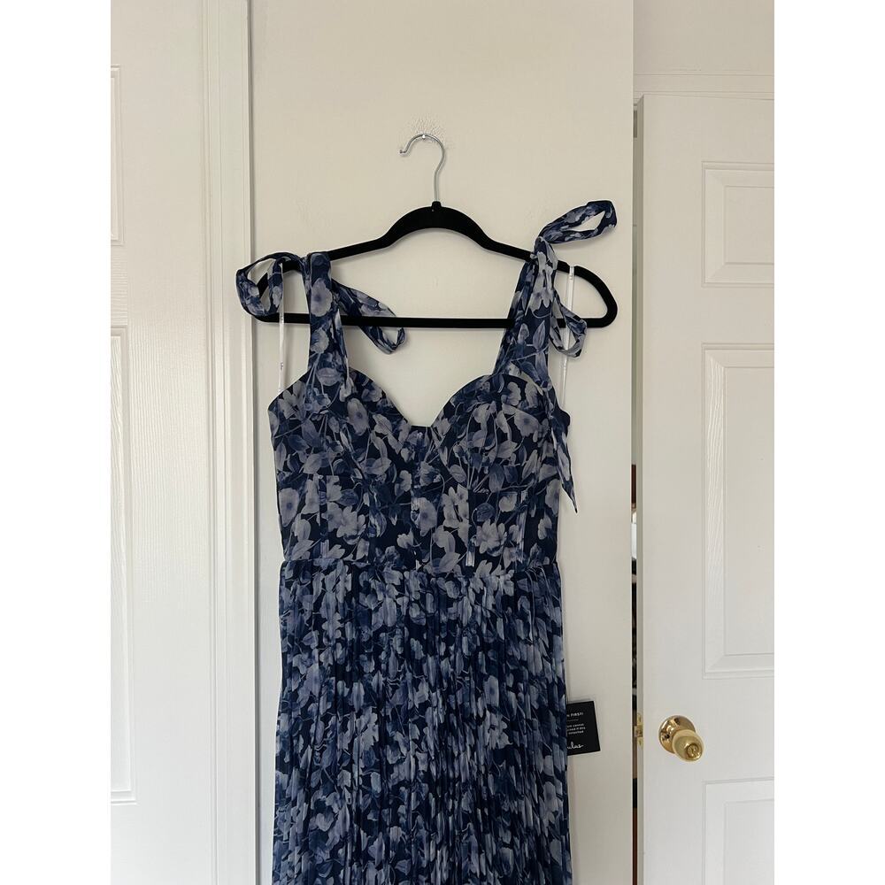 NWT Lulus Pleated Blue Floral Gown - Picture 5 of 8